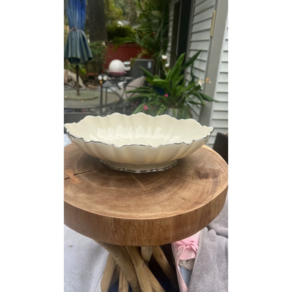 Lenox Vintage Scalloped Porcelain Centerpiece Bowl With Gold Trim 11.5" x 3" Ele